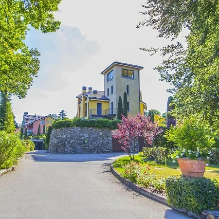Ada Troubetzkoy 2 With Garden